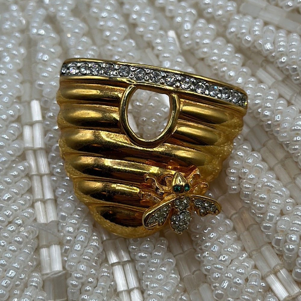 1980's Joan Rivers Gold Plated‎ Bee Hive Brooch